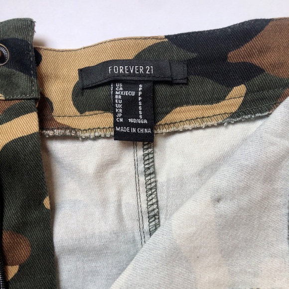 FOREVER 21 CAMO SKIRT WORN ONCE - Picture 4 of 4